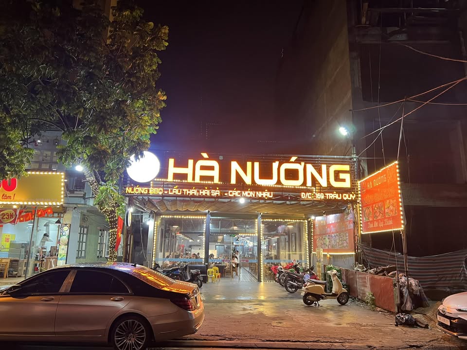 Nhân viên bồi bàn