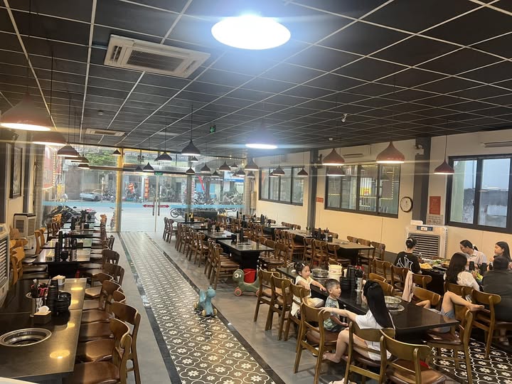 Nhân viên bồi bàn